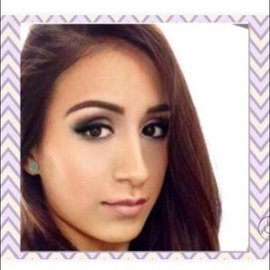 Meet your Posher, Veronica